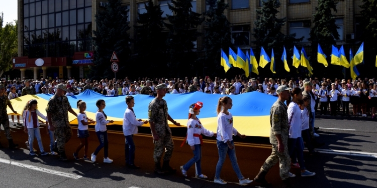 «Уважайте символ государства!»: в Николаеве прошел День Государственного Флага Украины
