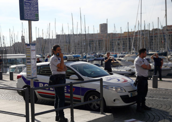 В Марселе псих напал с ножом на прохожих. Трое ранены