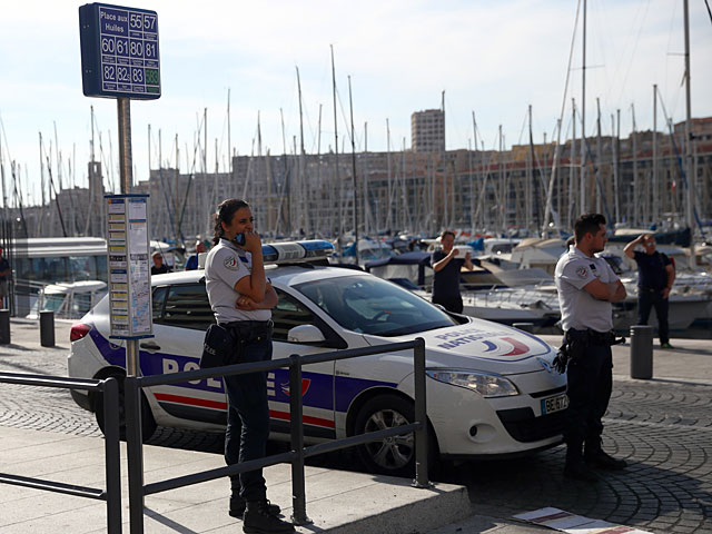В Марселе псих напал с ножом на прохожих. Трое ранены 1