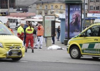 Нападение на прохожих в Финляндии: восемь человек получили ранения, двое из них скончались в больнице