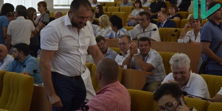 Депутаты Николаевского облсовета собрались на внеочередную сессию (ТРАНСЛЯЦИЯ)