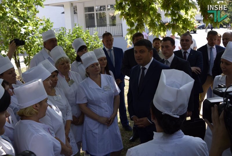Премьер-министр Украины в Николаеве: ознакомился с новой котельной и подарил детской больнице оборудование 15