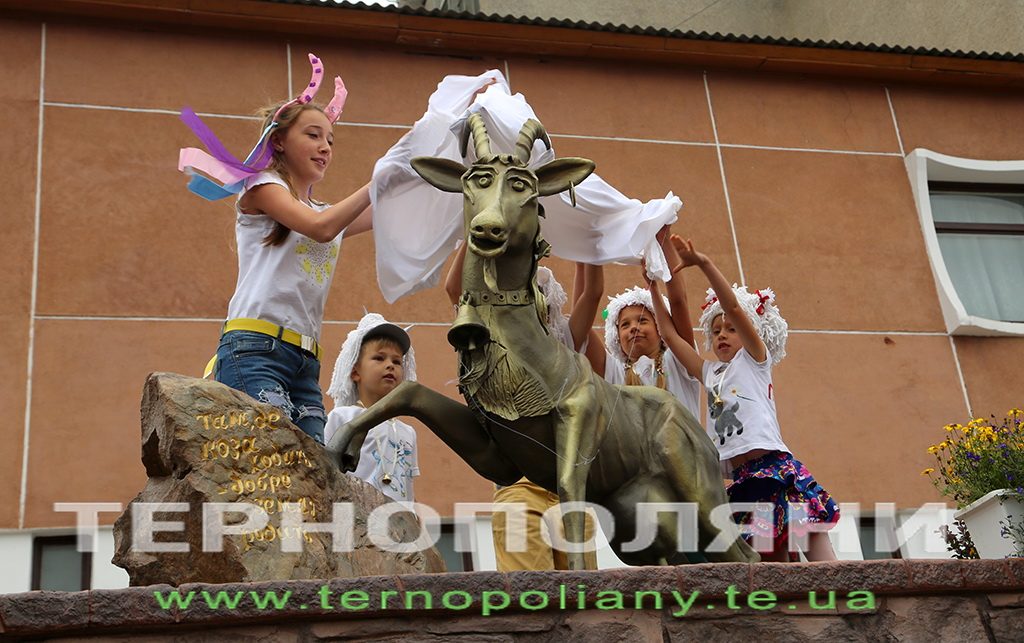 Коза-фест, парад коз и памятник козе - все это на Тернопольщине 6