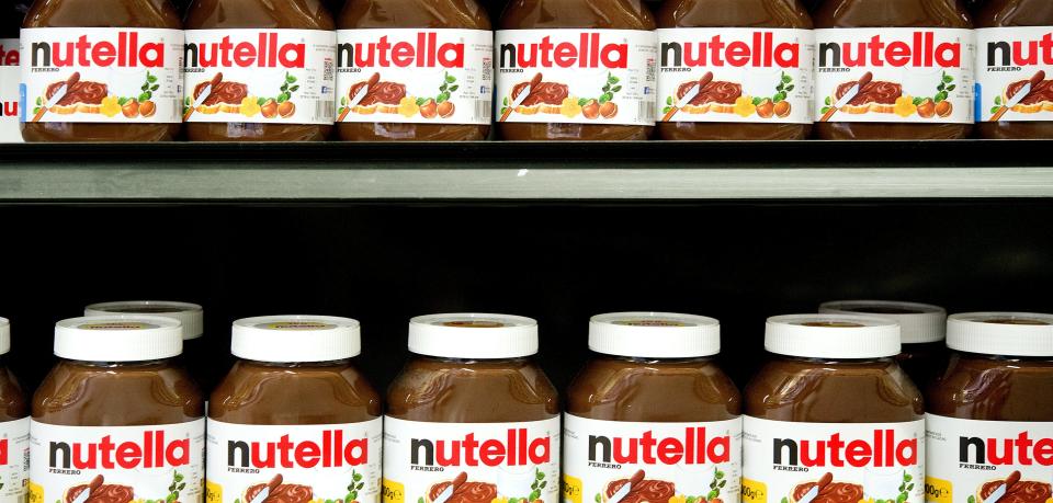 В Германии неизвестные угнали фуру, груженную 20 тоннами сладостей, в том числе пастой Nutella и "киндер-сюрпризами" 1