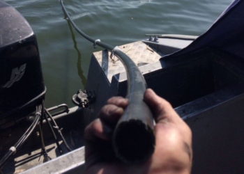 Спирт под водой гнали по трубам из Молдовы в Украину