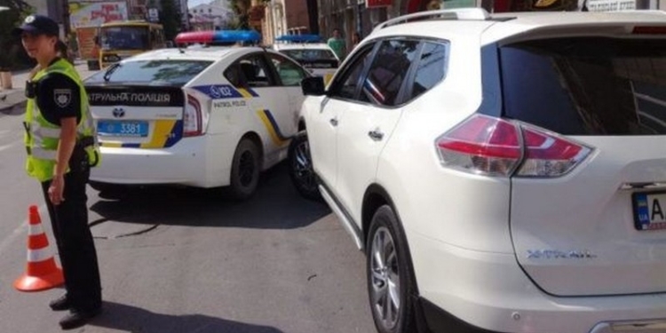 В центре Ивано-Франковска разборка между криминальными авторитетами среди бела дня завершилась стрельбой и ранеными