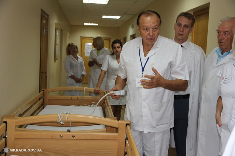 Немецкий БФ "Гейн" передал Николаеву 30 многофункциональных медицинских кроватей и десятки тонн гумпомощи 3