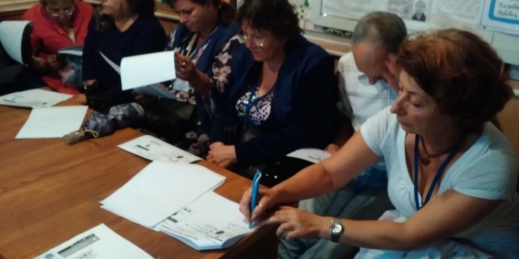 В Николаеве контролеров учили проверять электронные билеты