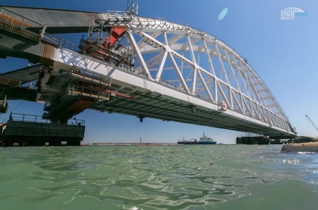 Командующий ВМС Украины предрек разрушение Крымского моста 1