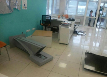 В столице неизвестные разгромили офисы “Киевэнерго”