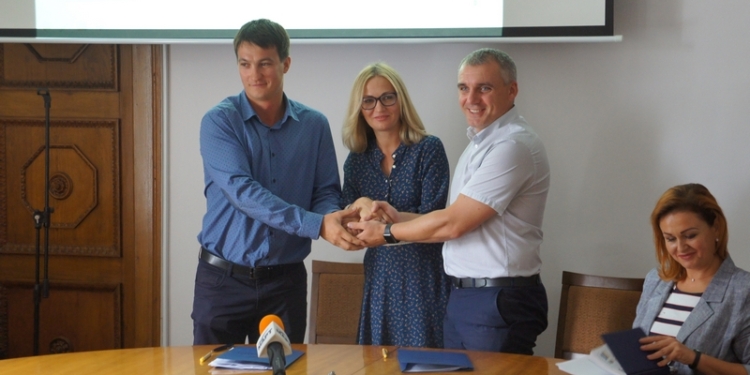 Николаевская мэрия подписала меморандум с фирмами наружной рекламы о снижении количества билбордов