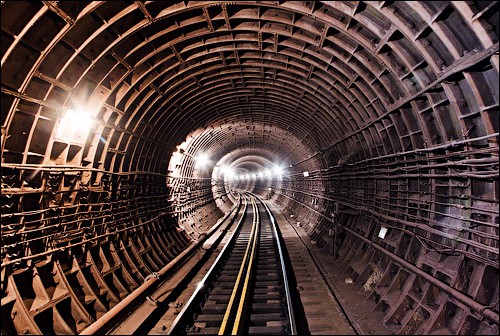 В туннеле киевского метро полиция задержала диггера-иностранца 1