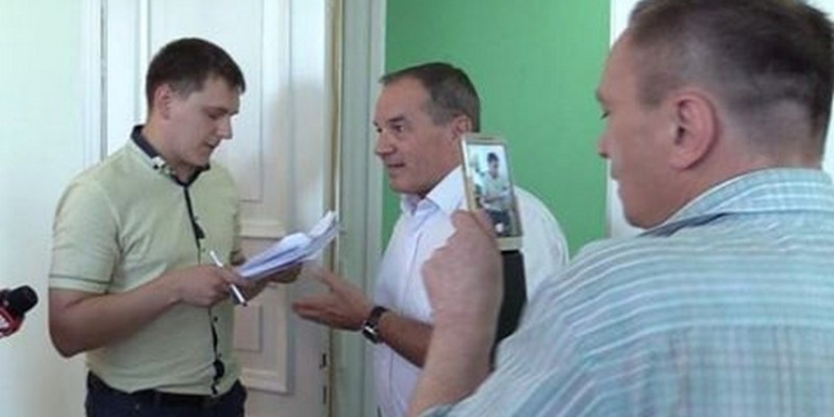 На мэра Глухова составили админпротокол о коррупции