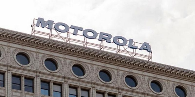 Motorola получила патент на самовосстанавливающееся стекло для смартфонов