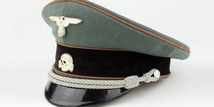 В Берлине полиция задержала двоих китайских туристов из-за нацистского приветствия