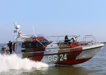 Не отвечал на запросы. Морская охрана в Азовском море высадилась на российский сейнер