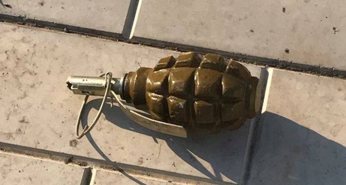 В Одесской области 2 хулигана с гранатой отобрали машину у полицейских