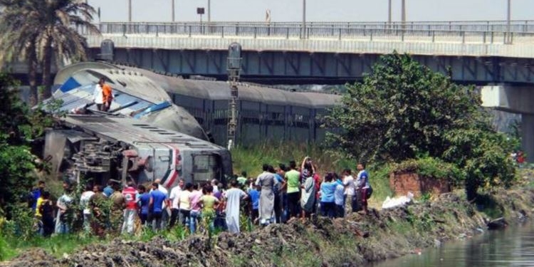 В Египте произошло лобовое столкновение двух поездов: десятки погибших и раненых