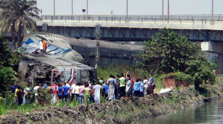 В Египте произошло лобовое столкновение двух поездов: десятки погибших и раненых 3