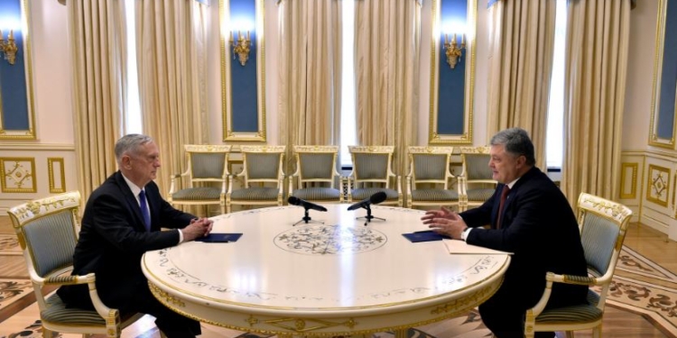 Переговоры Порошенко и Мэттиса. Официальные итоги и возможные последствия