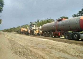 Служба автодорог показала, как “Ростдорстрой” и “Альтком” работают на ремонте трассы Н-11