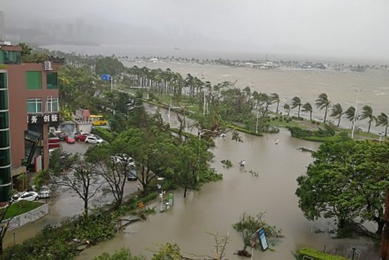 Страшный тайфун Хато обрушился на Китай 1