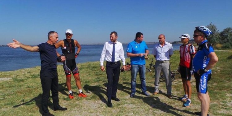 Соревнованиям по триатлону в Николаеве – быть, говорят в ОГА. Но плавать могут не разрешить