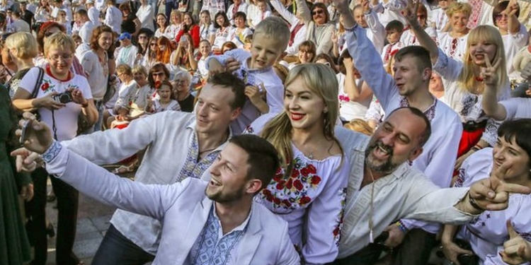 Искренние люди и радикальные перемены: иностранцы рассказали, чем их удивила Украина