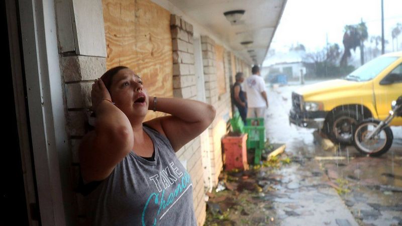В США решили поднять лимит госдолга из-за урагана "Харви" 1