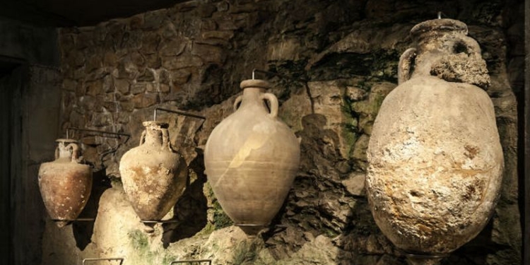 На Сицилии нашли древнее вино возрастом 6 тысяч лет