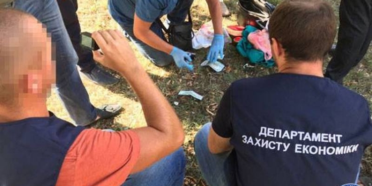 В Николаеве полиция задержала главу военно-врачебной комиссии на взятке в $1,5 тысячи