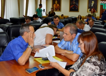 Николаевская область сейчас прокредитовала «Дорлидер» на 40 млн.грн. Но будет ли готова дорога Т-15-08 к 20 октября – большой вопрос