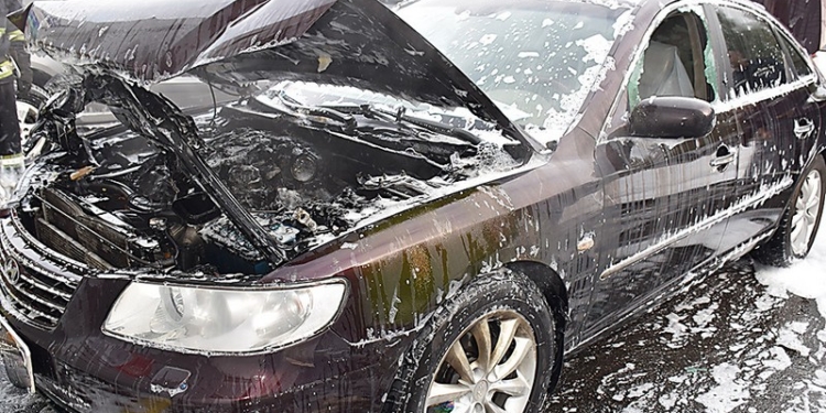 В николаевском автосалоне горел автомобиль «Hyundai»