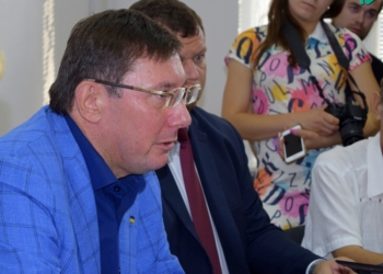 Генпрокурор считает «мудрым решением» закон об амнистии для участников АТО. Правда, не для всех