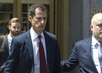 Скандал: 53-летний американский экс-конгрессмен проведет почти 2 года в тюрьме за сексуальную переписку с 15-летней