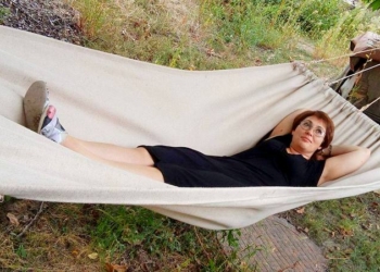 И стресс снять, и позвоночник разгрузить: гамак – собственными руками