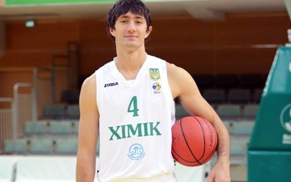 МБК “Николаев” подписал контракт с защитником Сергеем Поповым