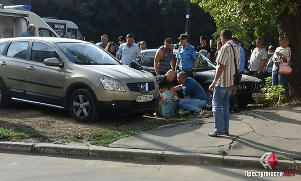 В Николаеве около завода «Зоря – Машпроект» друг в друга постреляли два водителя 1
