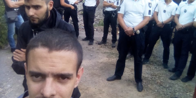 Забор частично снесен, опалубка уничтожена полностью: на строительстве храма Московского патриархата в Николаеве столкнулись прихожане и «свободовцы»