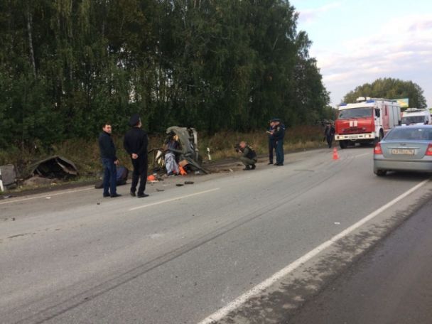 Жуть: в России тягач раздавил две машины: погибли 8 человек, четверо в больнице 13