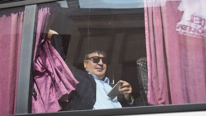 «Поезд не тронется, пока Саакашвили не выйдет»: Укрзализныця задержала на вокзале поезд Перемышль-Киев