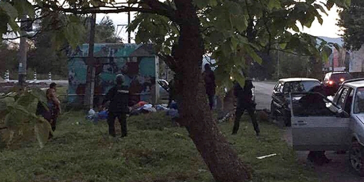 ​На Закарпатье полиция задержала три десятка цыган, ехавших на драку в Сваляву