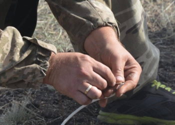 Без права на ошибку: николаевские десантники учат резервистов азам минно-подрывного дела