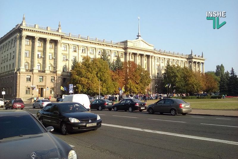 За доступную "растаможку" для всех украинцев: АвтоЕвроСила пикетирует Николаевский горсовет 11