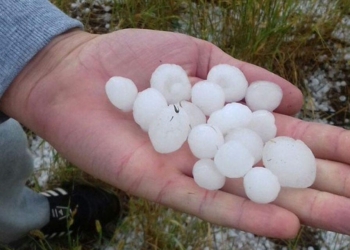 Беда на Прикарпатье. Ливни затопили Ивано-Франковск, градом побило урожай
