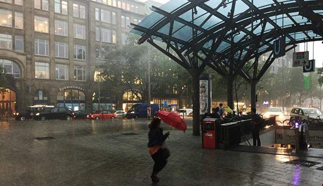 Все ближе. Ураган накрыл Германию. Трое погибших