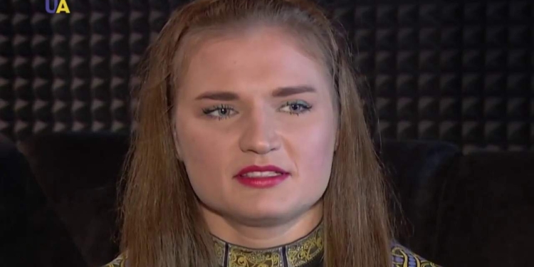 Давит арбузы бедрами. Украинка стала самой сильной женщиной планеты