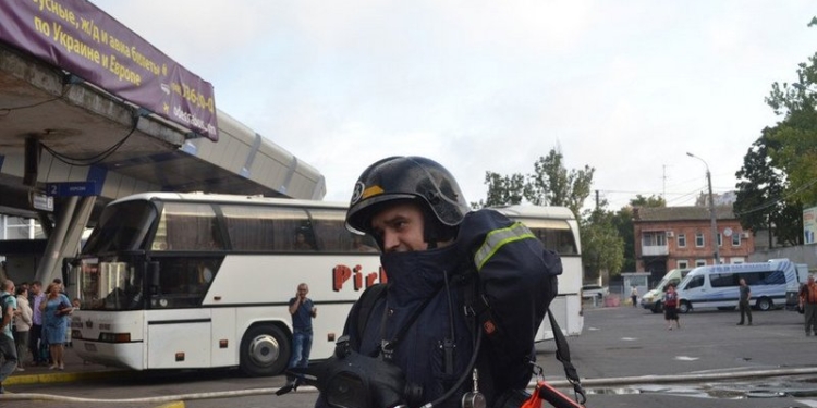 В Одессе горел Центральный автовокзал – пришлось эвакуировать 70 человек