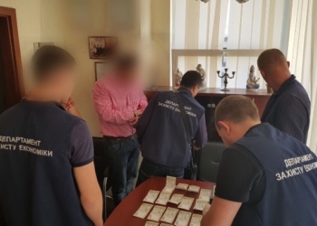 Учись, студент. Преподаватель вуза вымогал взятку у первокурсника, шантажируя переводом на контракт. Теперь сядет