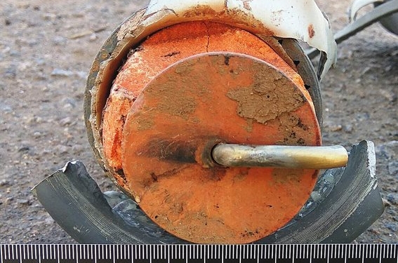 На полигоне «Широкий Лан» искатель металлолома нашел и почти вывез фрагменты неуправляемых авиационных ракет